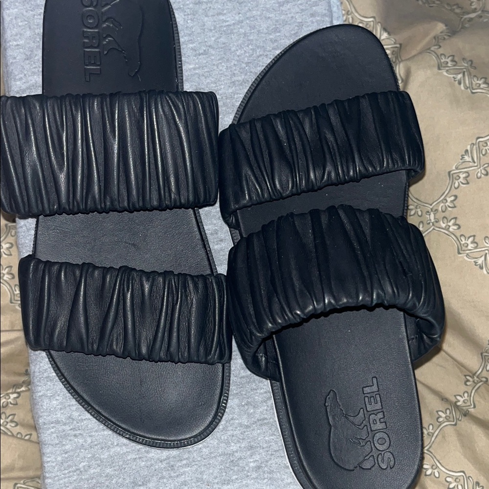 Brand New Sorel Black Ruched Double-Strap Slide Sandal